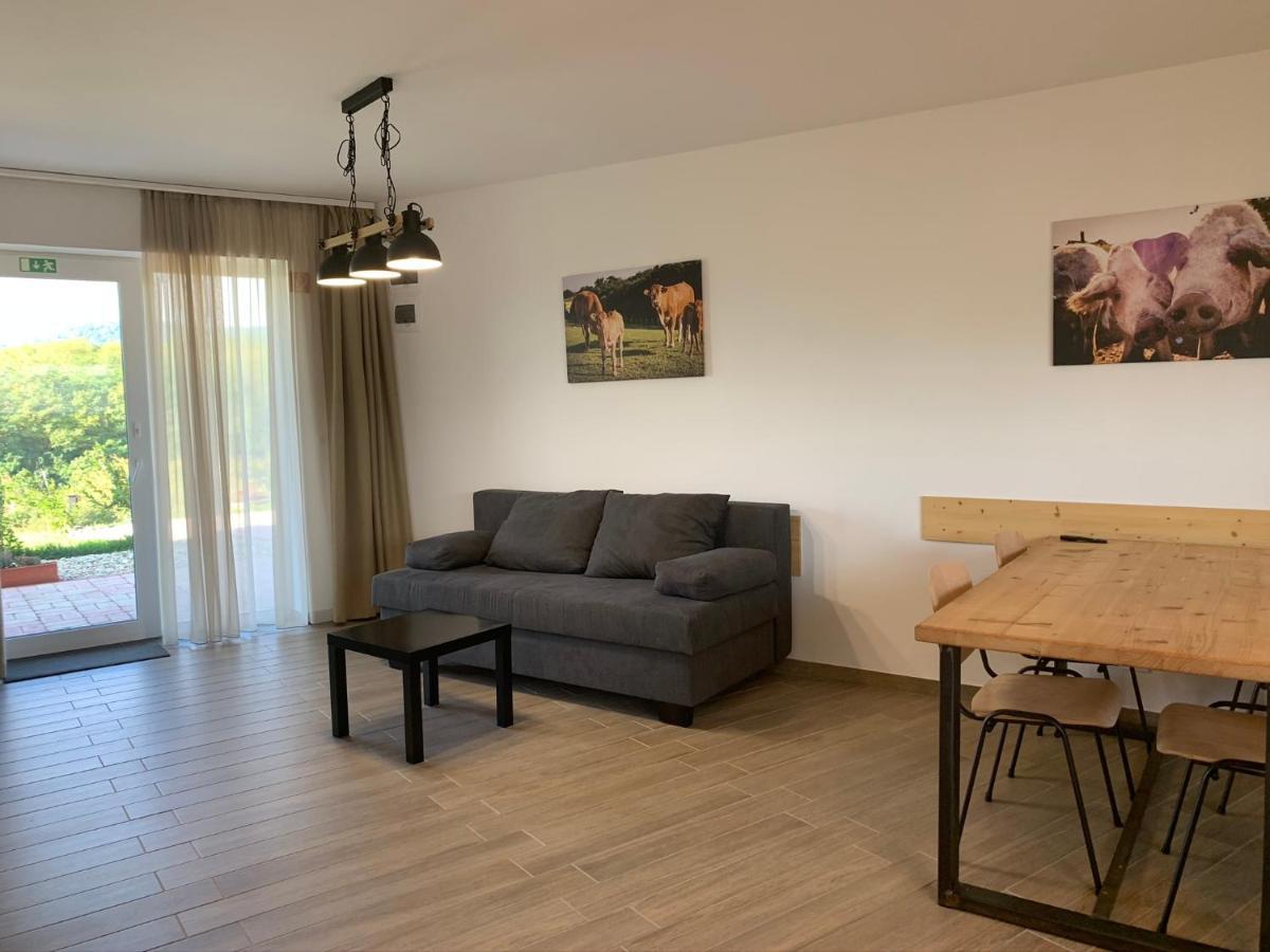 Oeregtoelgy Apartman Szár Exteriér fotografie